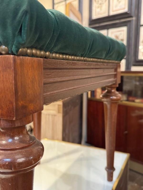 19th Century English Charles X Mahogany Bench with Tufted Green Velvet Upholstery - Image 5