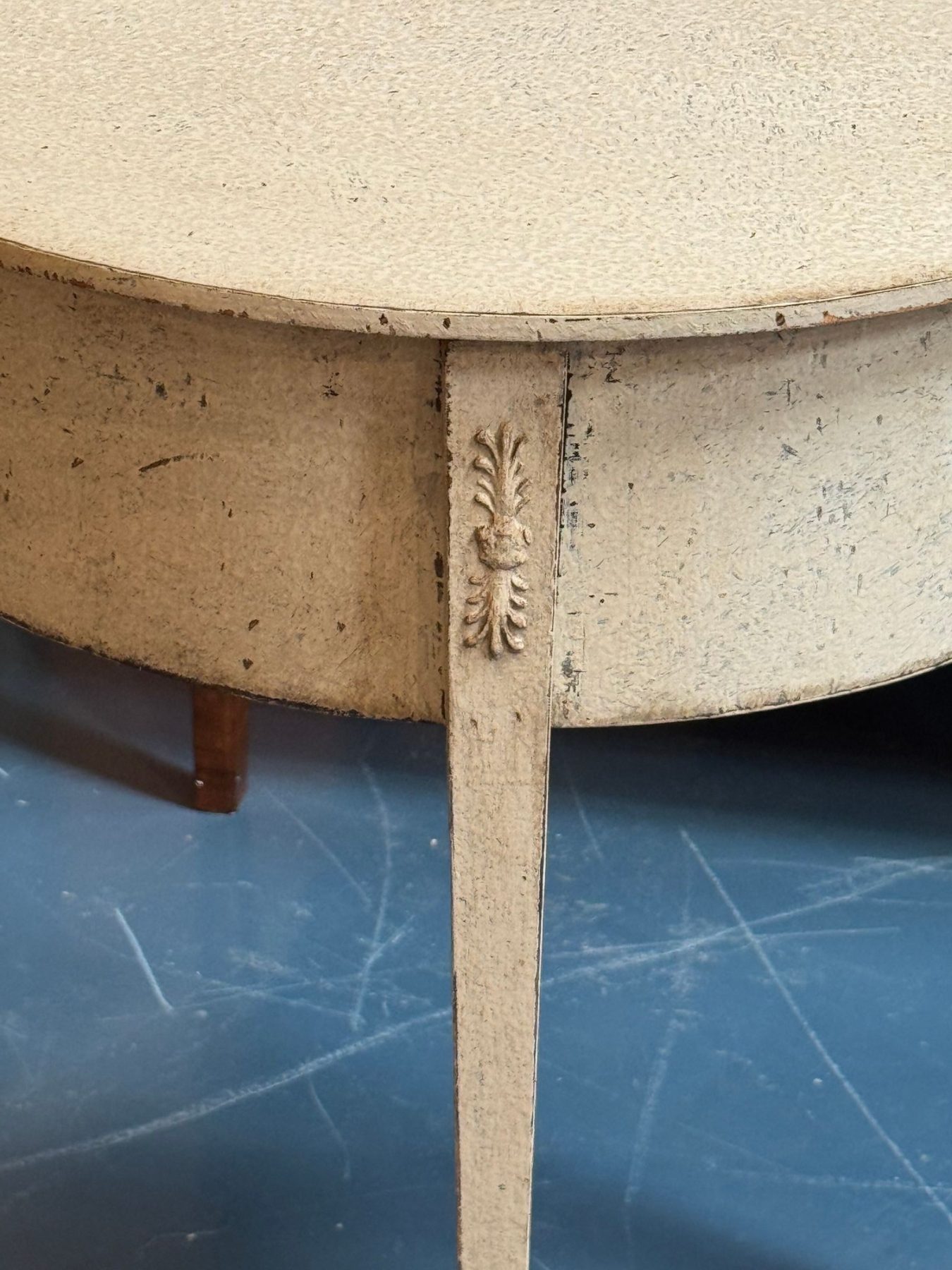Swedish Gustavian Painted Demi-Lune Side Table - Image 4