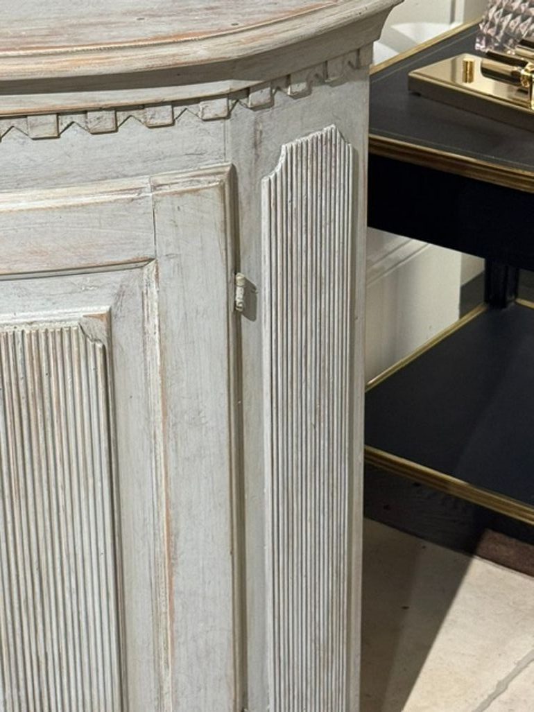 19th c. Swedish Painted Corner Cabinet - Image 5