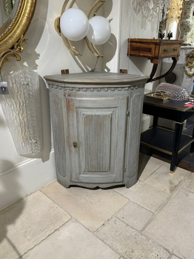 19th c. Swedish Painted Corner Cabinet - Image 7