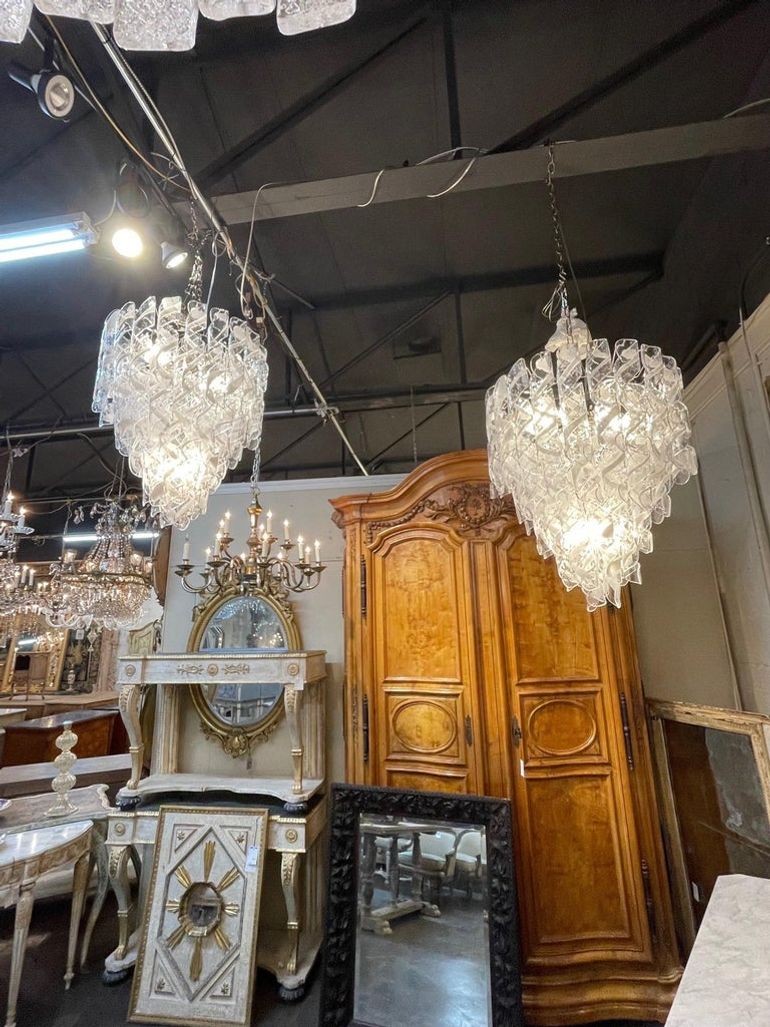Modern Spiraled Clear and White Murano Glass Chandeliers - Image 3