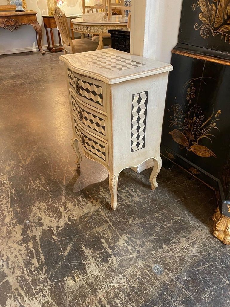 Vintage Italian Painted Geo-Metric Design Side Table - Image 5