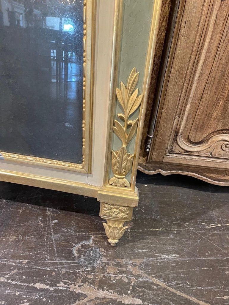 18th Century Italian Carved and Parcel Gilt Mirror with Original Glass - Image 5