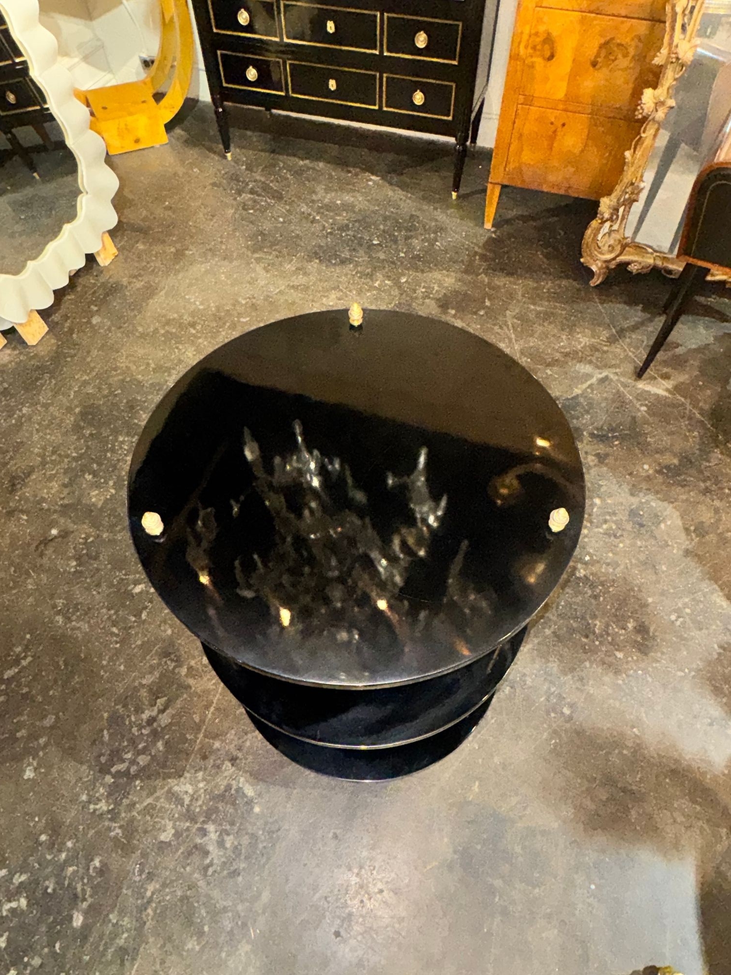 Italian Brass Bamboo and Black Lacquered Etagere Table - Image 7