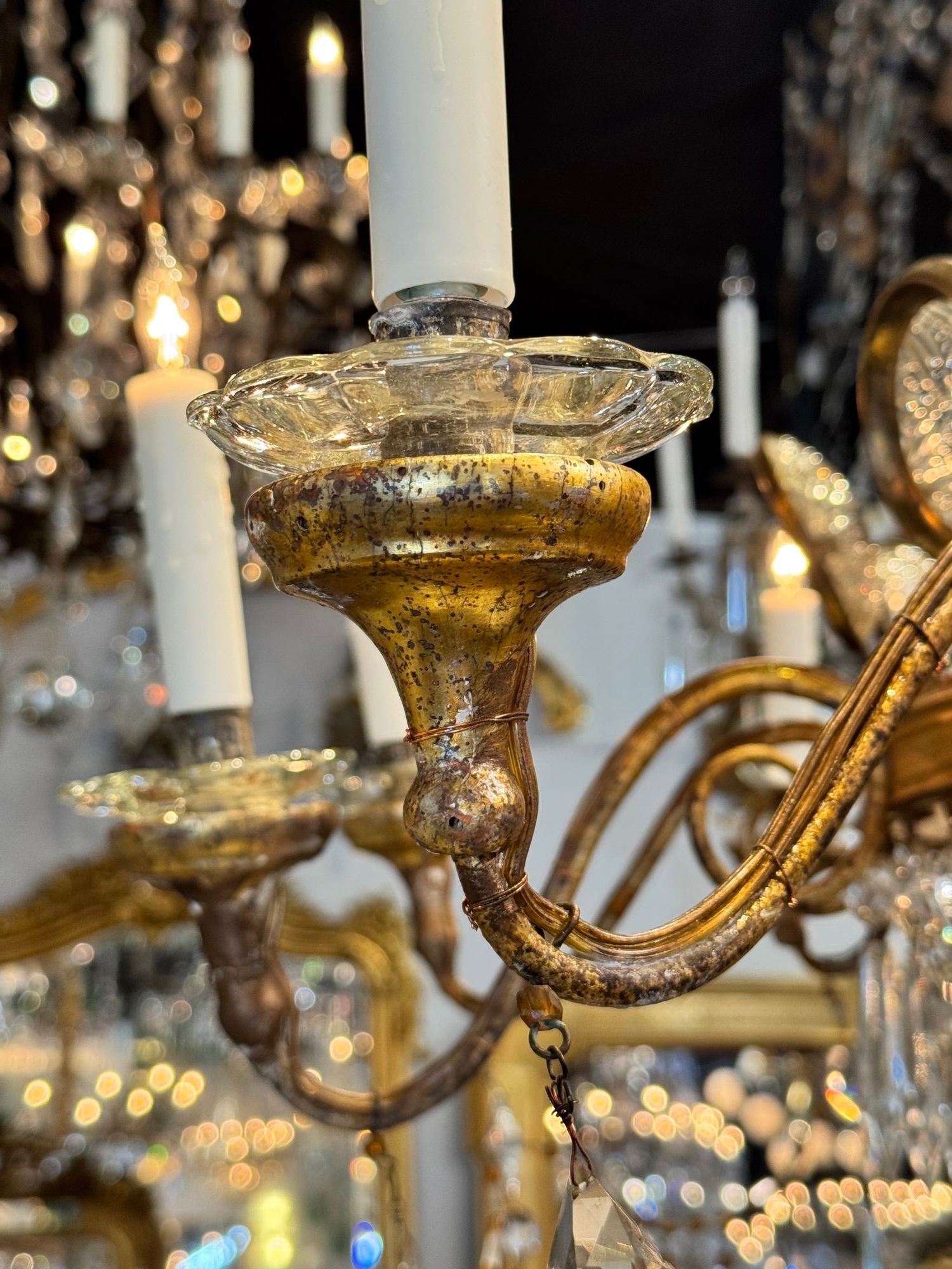 19th c. Italian Tuscan Giltwood and Crystal Chandelier - Image 7